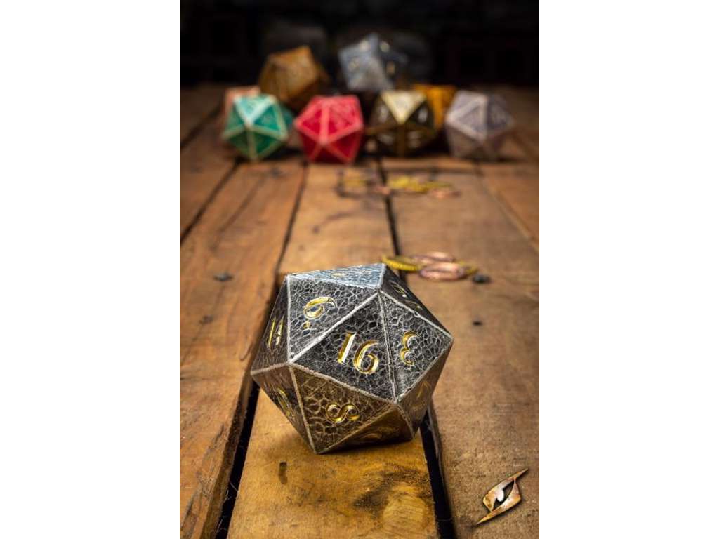Dice - D20 - Hammered Steel - 8,5 cm - rollespilsterning i skum