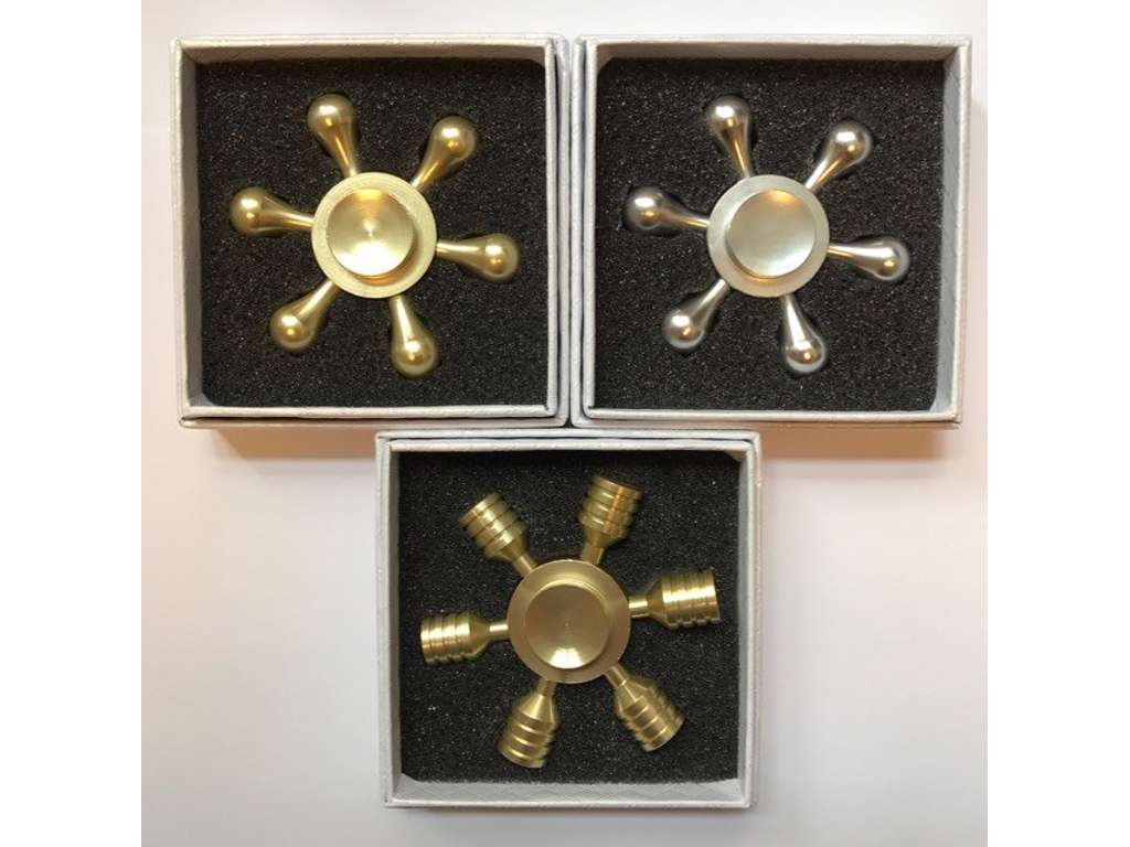 Fidget spinner i metal med 5 vinger