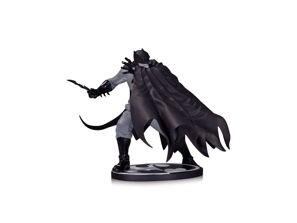 Batman Black & White Statue Dave Johnson 18 cm