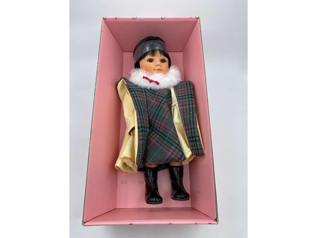 Carmen Gonzalez dukke Marco på 34 cm - 022229