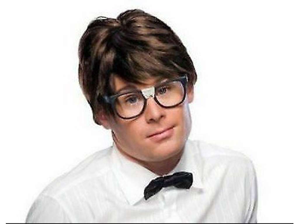 Brun korthåret voksenparyk fra Rubies