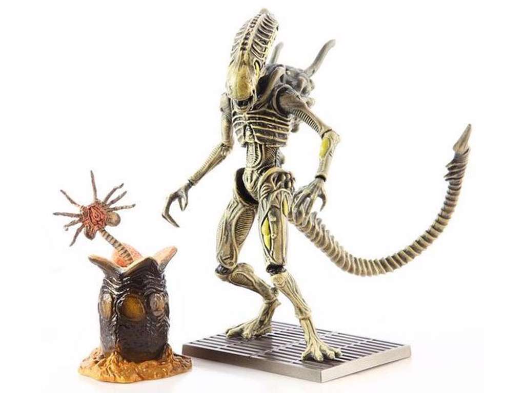 Aliens Colonial Marines action figur af 1/18 Xenomorph Boiler på 10 cm
