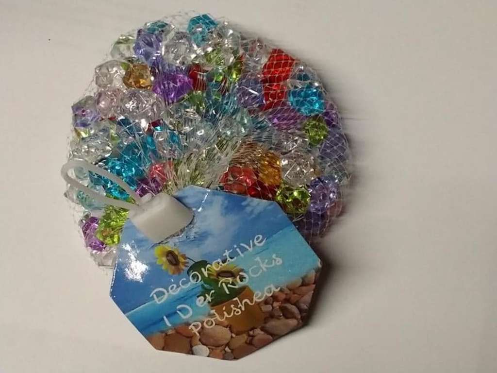 Små plastiksten i pose