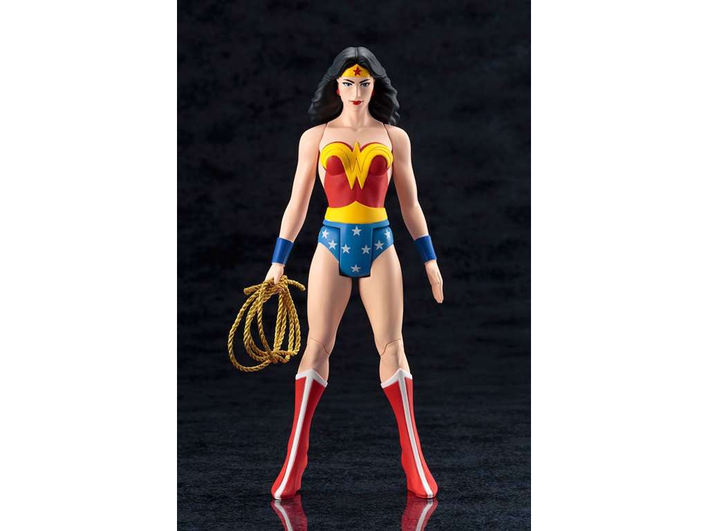 DC Comics ARTFX+ statue af 1/10 Wonder Woman (Classic) på 19 cm