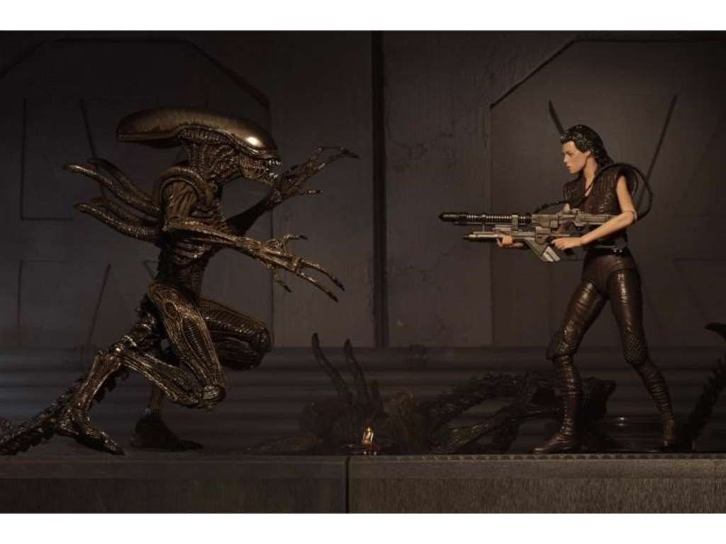 Ripley 8 Action figur fra Aliens Resurrection - 17 cm