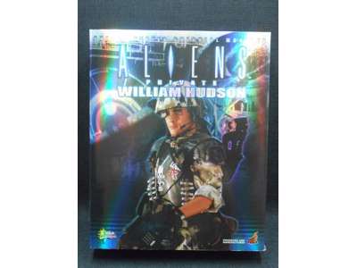 Private William Hudson fra Aliens action figur på 30 cm fra Hot Toys