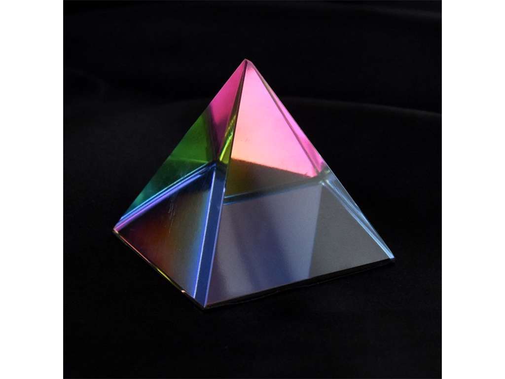 Pyramide af glas på 5.5 x 4.5 cm