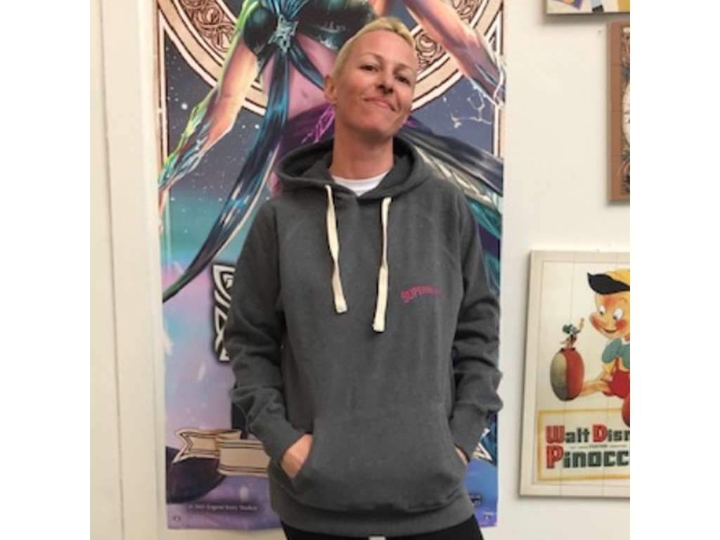 Superhelten Mørkegrå hoodie med logo - Medium