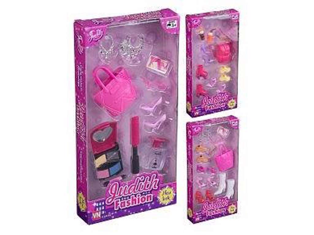 Judith med sko, tasker og smykker - fashiondukke